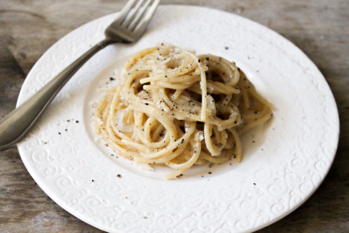 Cacio e Pepe literally means cheese and pepper. Thatโs all you need to make a deliciously satisfying pasta dish. Cacio e pepe pasta recipe. Cacio e pepe is the perfect weeknight meal. It's quick and easy to make. Best of all, this pasta dish just requires a handful of ingredients!ย