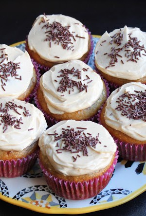 banana cupcakes with peanut butter frosting
