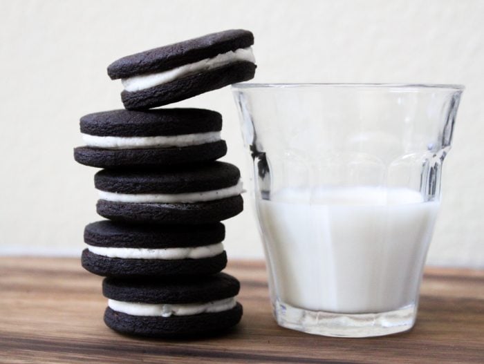 Homemade Oreos. Easy recipe for chocolate cookies with vanilla cream filling.