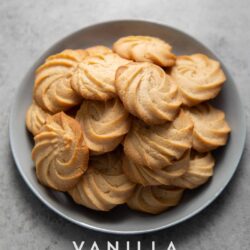Piped Vanilla Malt Cookies