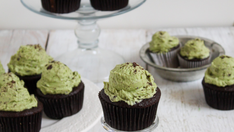 mint chocolate chip cupcakes