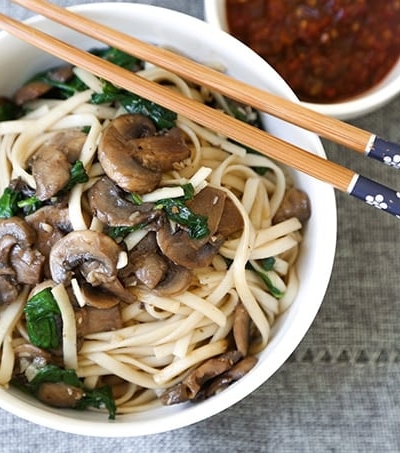 Mushroom Spinach Garlic Noodles