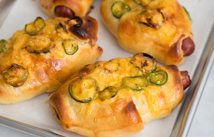 Jalapeño Cheddar Hot Dog Buns