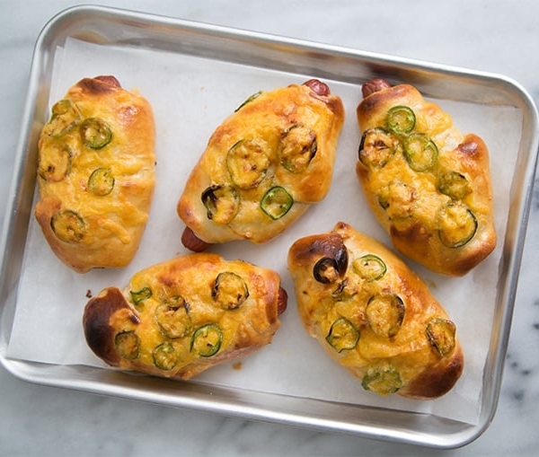 Jalapeño Cheddar Hot Dog Buns