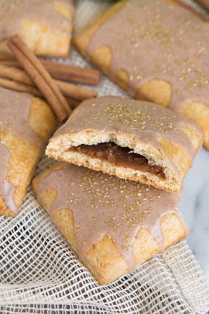 Homemade Apple Cinnamon Pop Tarts | the little epicurean
