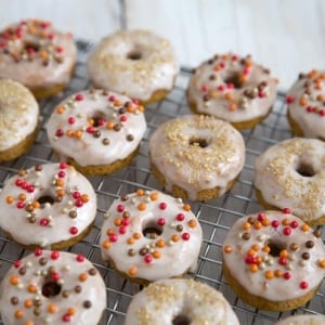 Mini Baked Pumpkin Donuts with cinnamon glaze | the little epicurean