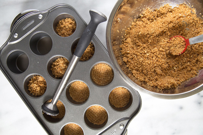 Mini Peanut Butter Pretzel Cheesecakes