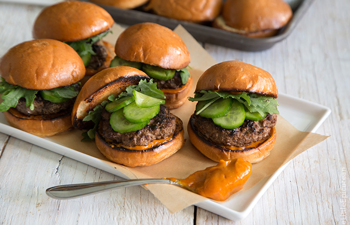 mini asian burgers with gochujang mayo