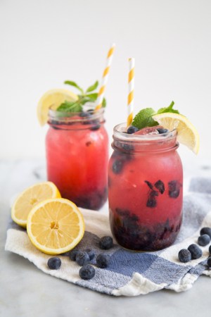 Sparkling Blueberry Lemonade | the little epicurean
