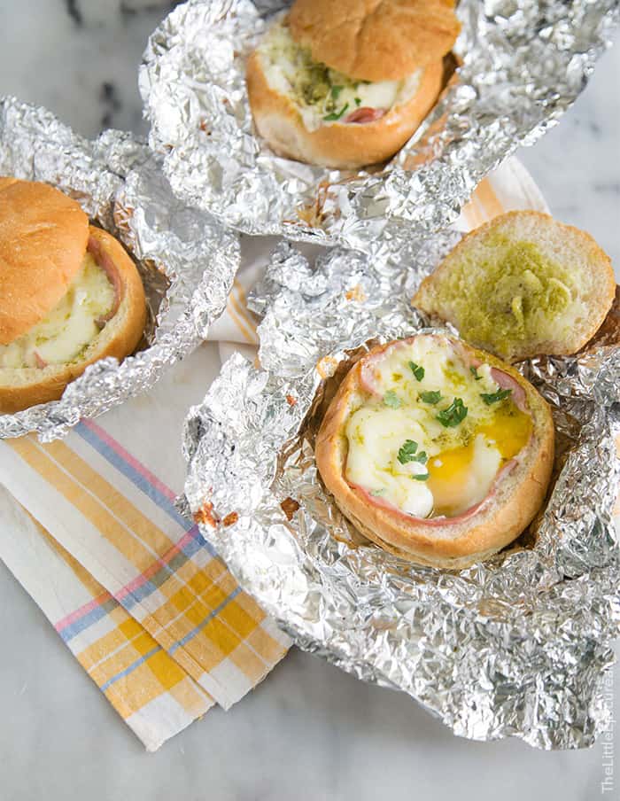 Pesto Eggs, Ham & Cheesy Bread Bowl