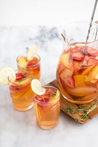 Strawberry Peach Sangria | the little epicurean