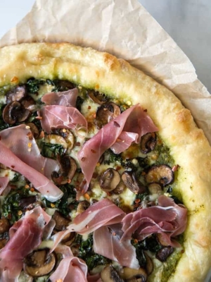 Mushroom Kale Pesto Pizza | the little epicurean