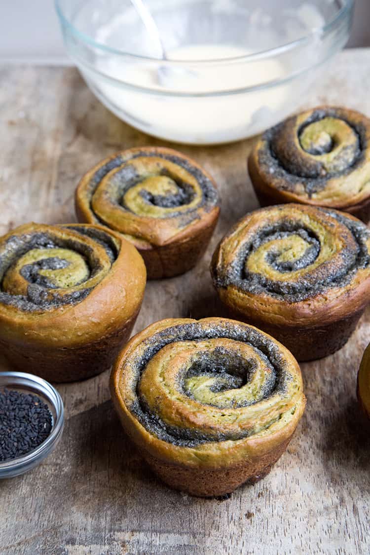 Matcha Black Sesame Rolls