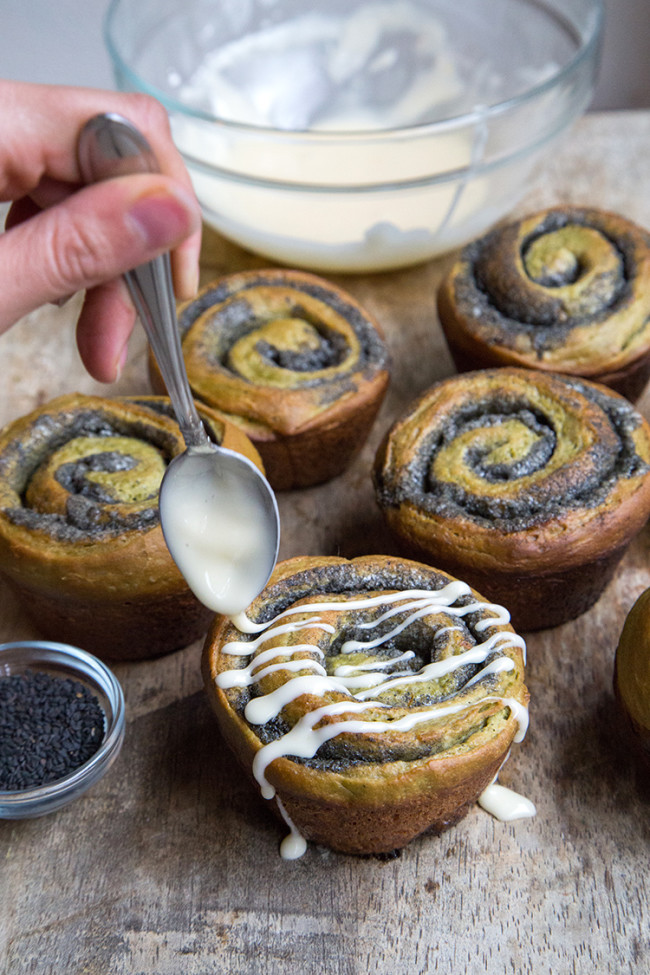 Matcha Black Sesame Rolls