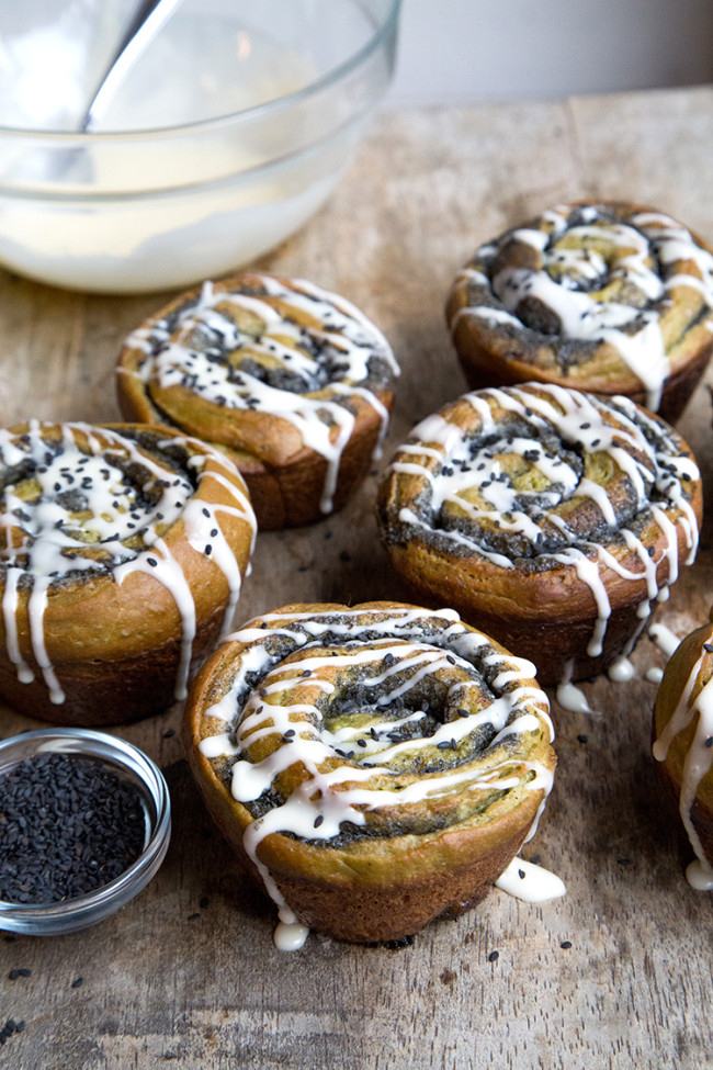 Matcha Black Sesame Rolls