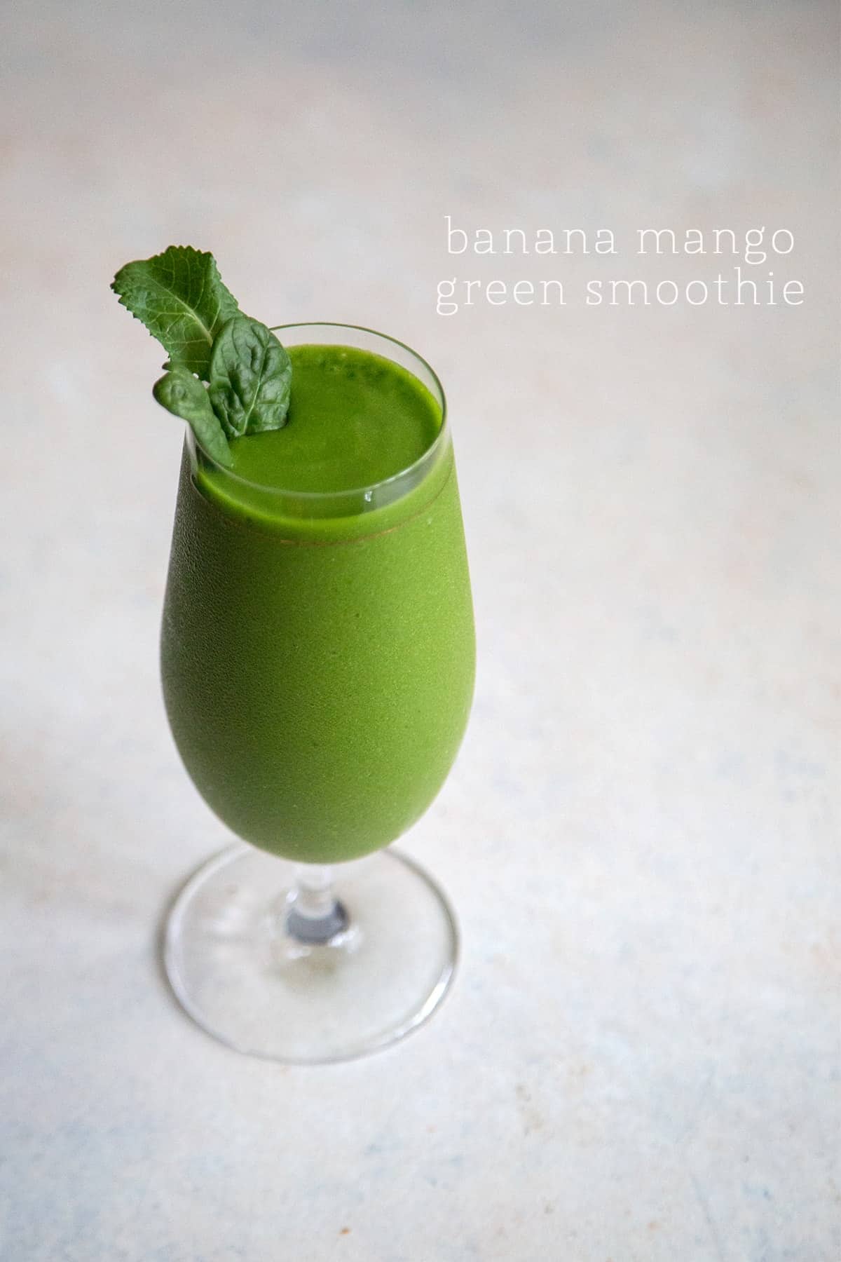 5 fruit and veggie smoothies: Banana Mango Green Smoothie