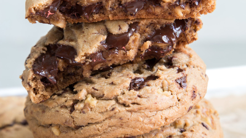 Walnut Chocolate Chip Cookes