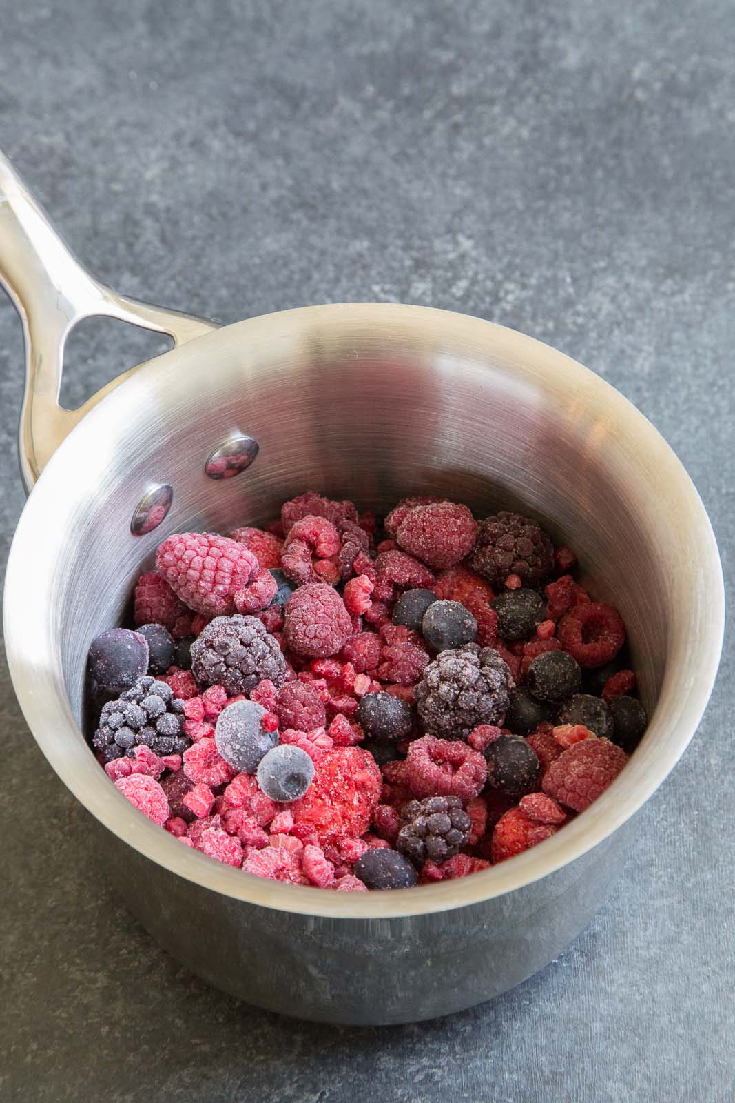 Sparkling Berry Apple Mocktail