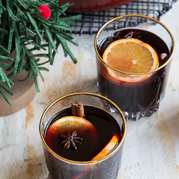 Orange Vanilla Mulled Wine