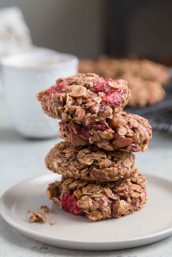 Vegan Strawberry Oatmeal Cookies