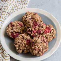 Vegan Strawberry Oatmeal Cookies