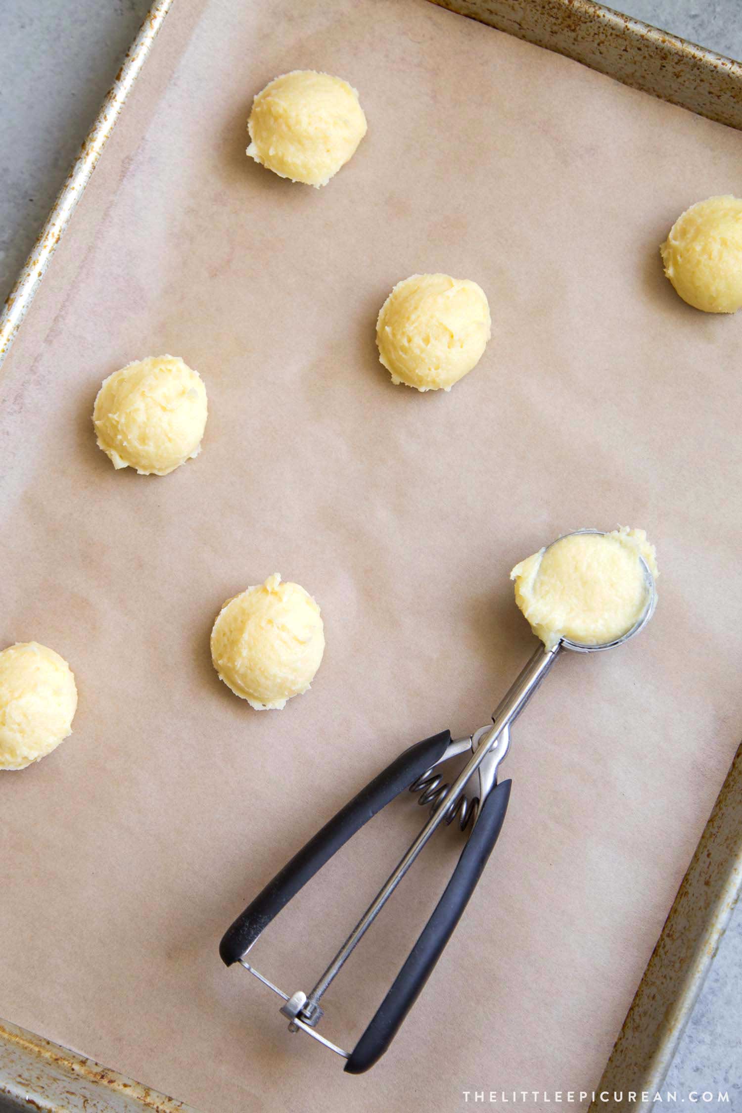 Matcha Cream Puffs