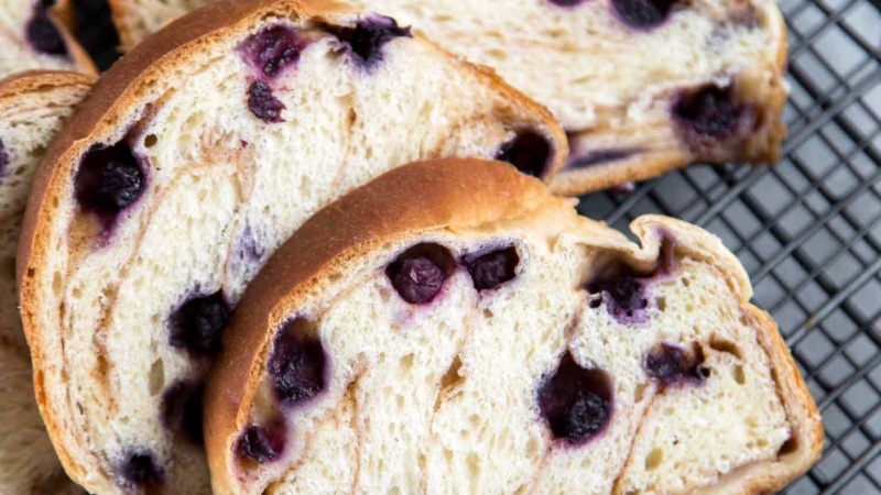 Blueberry Banana Yeast Bread