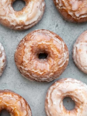 Brown Butter Glazed Old Fashioned Donuts #donuts #oldfashioned #oldfashioneddonuts #brownbutter #doughnuts