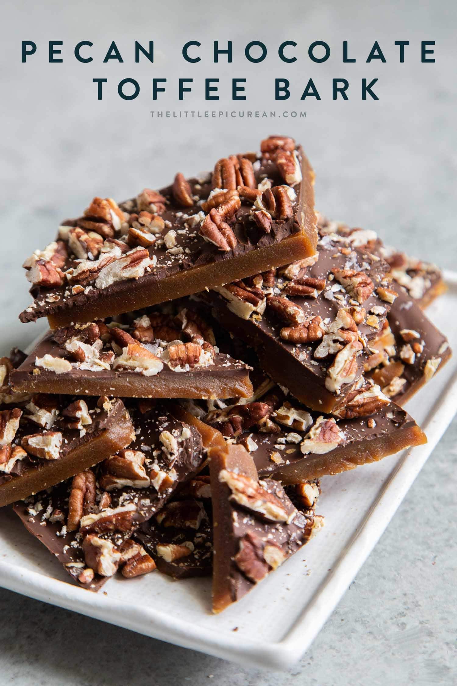 Homemade Pecan Chocolate Toffee Bark. This easy recipe is perfect for holiday gift giving. These DIY toffee candies make for great hostess gifts! #holidays #homemadegifts #DIY #homemadetoffee #toffee #toffeebark #chocolate