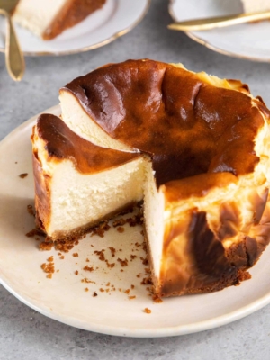 Basque Cheesecake with vanilla wafer cookie crust bottom