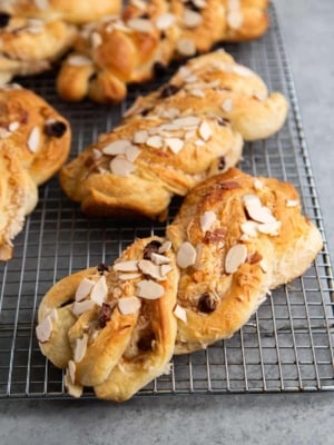 Twisted Coconut Buns
