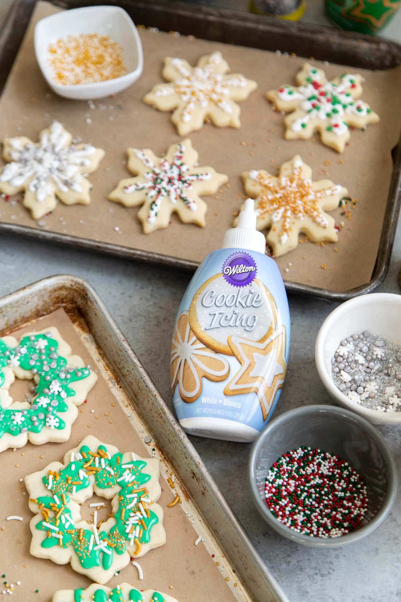 Decorating with Cookie Icing