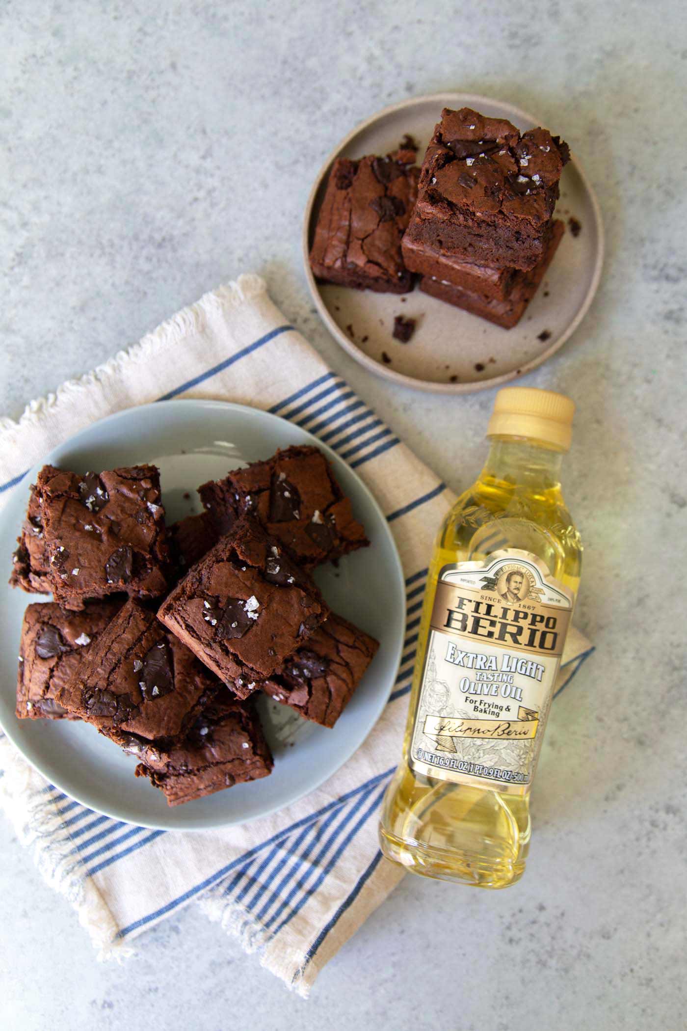 olive oil brownies with chocolate chunks