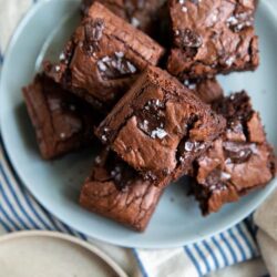 olive oil brownies with chocolate chunks