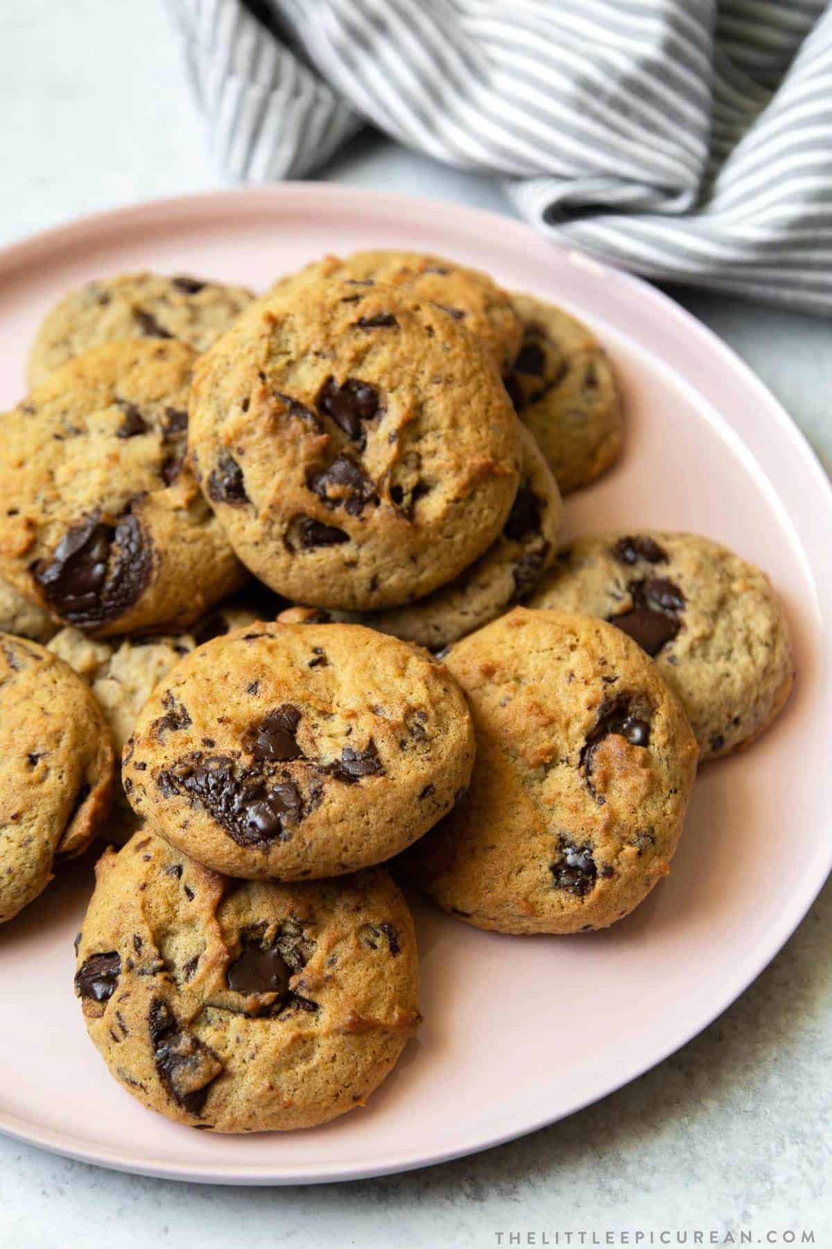 Chocolate Chip Banana Cookies on pink plate.