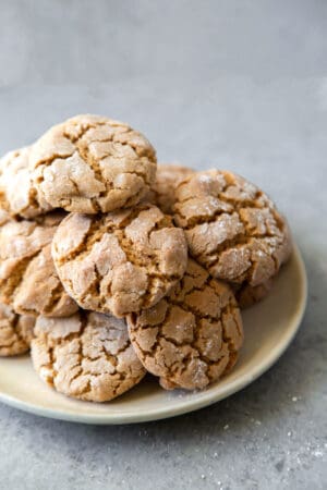 crinkle cookies made with cashew butter
