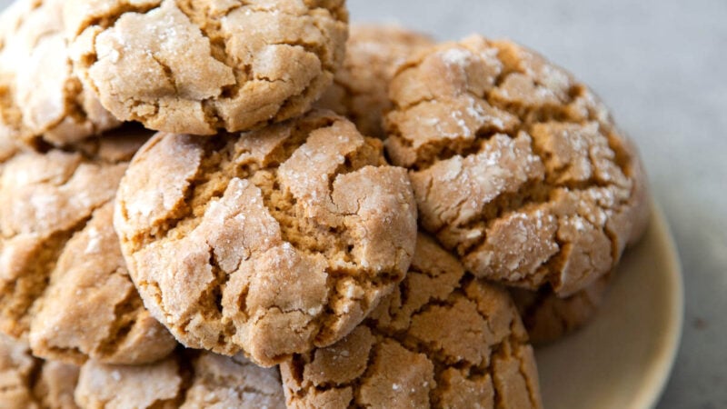 crinkle cookies made with cashew butter