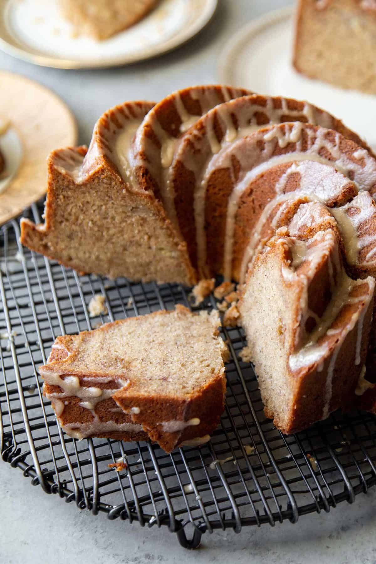 Mini Bundt Cakes with Bananas and Walnuts (Healthy, No Oil!)