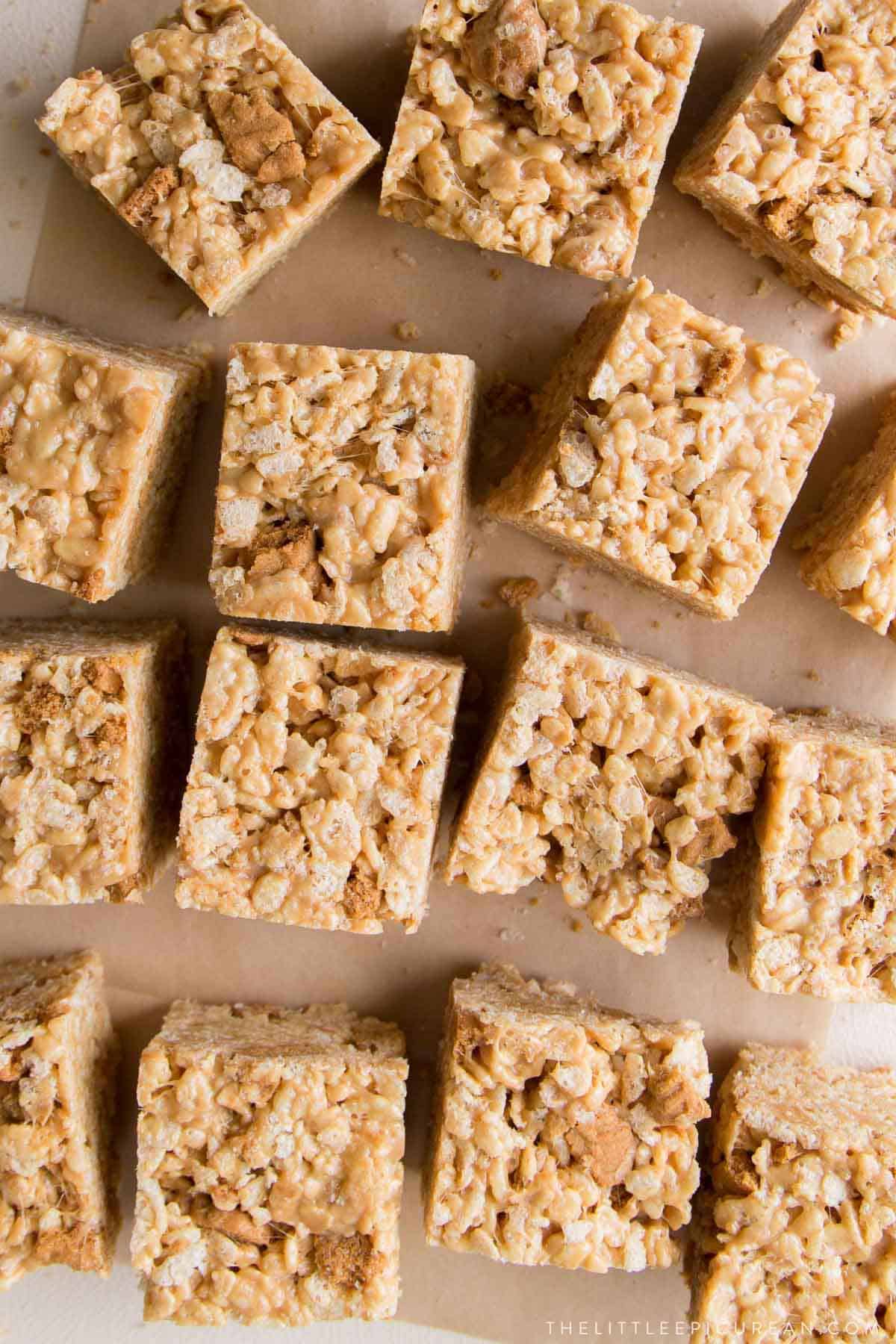 biscoff rice krispies treats cut into squares.